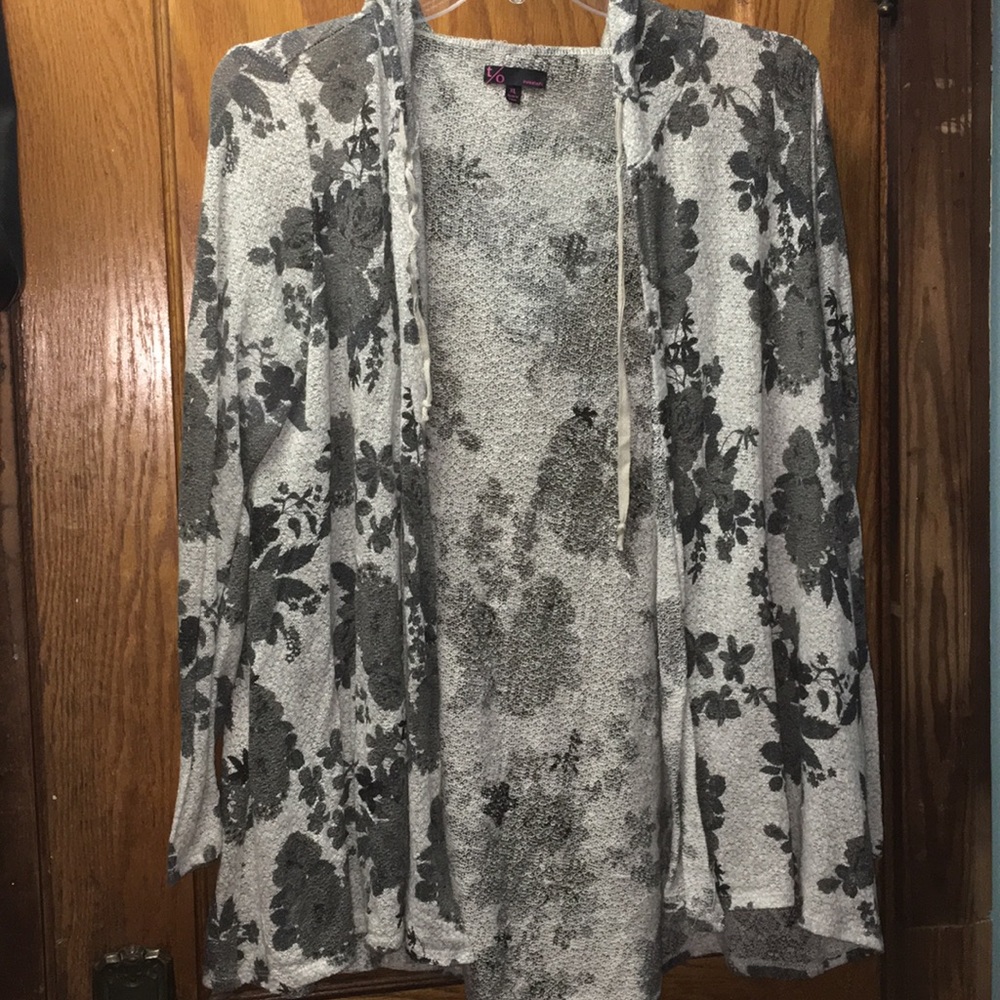 t/o Women’s Hoodie Sweater with 3/4 Sleeves